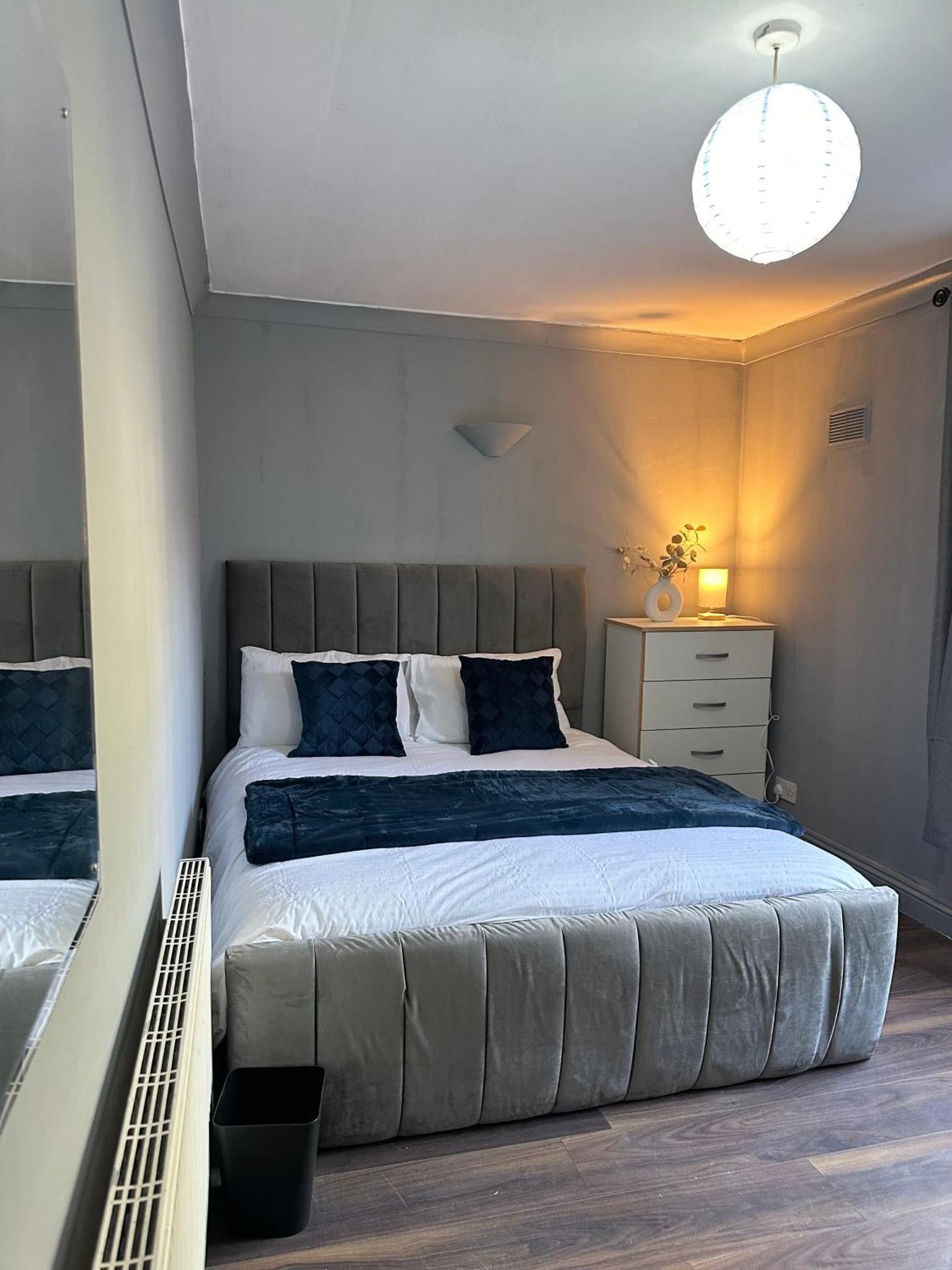 Luxury Room In A 4 Bedroom Flat! 4 Minutes Walk To Kingscross, St Pancras Londen Buitenkant foto