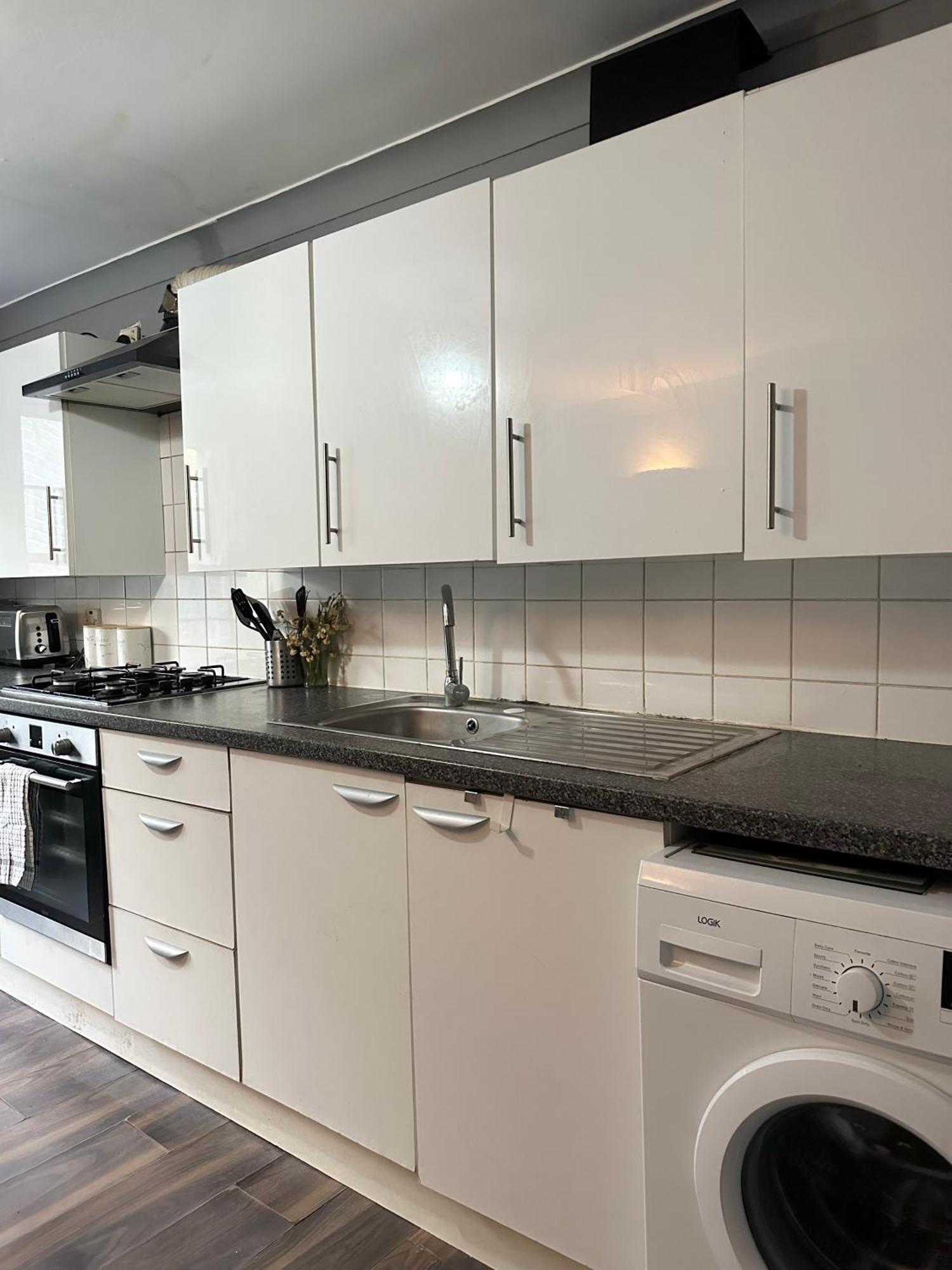Luxury Room In A 4 Bedroom Flat! 4 Minutes Walk To Kingscross, St Pancras Londen Buitenkant foto