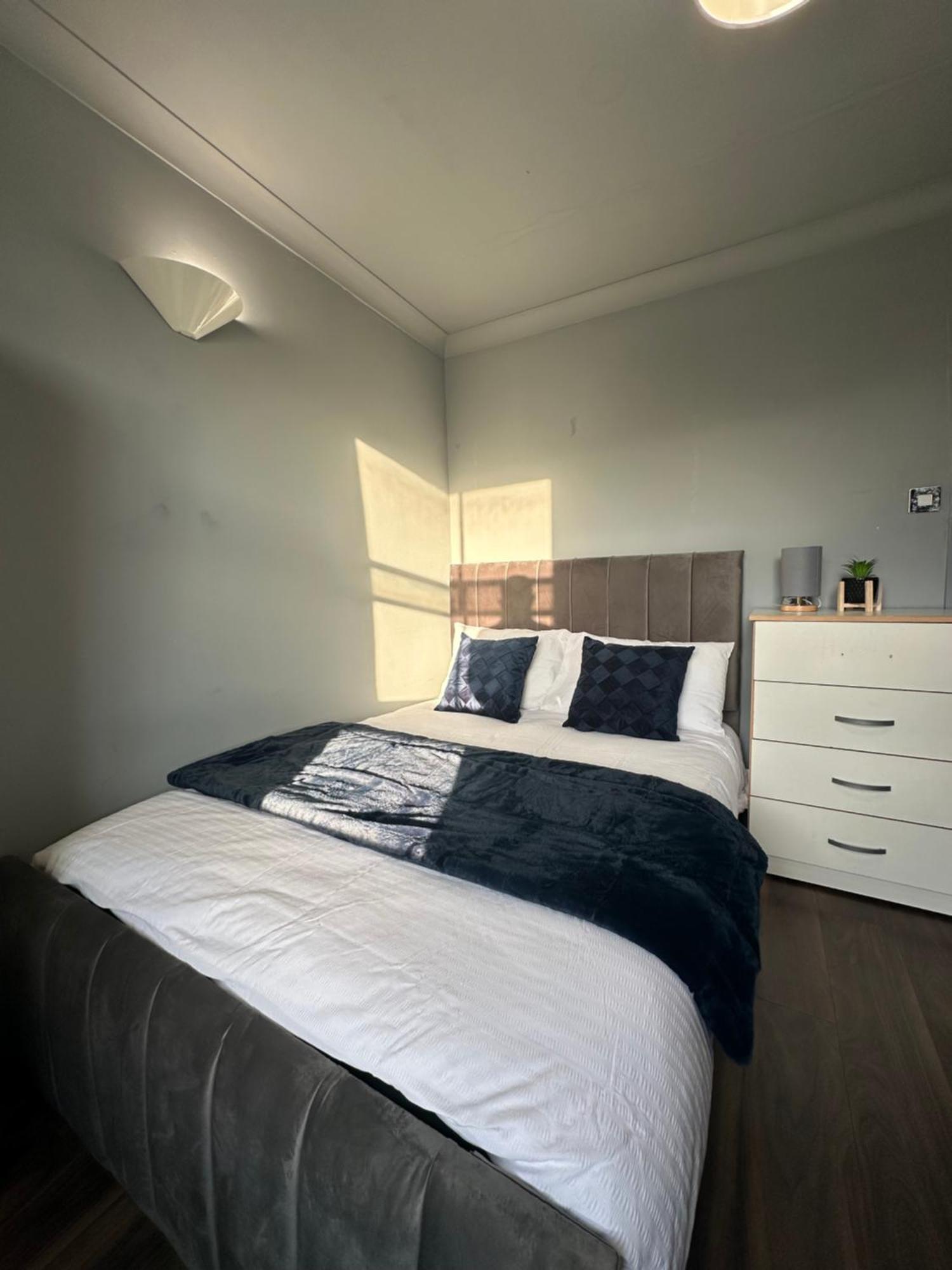 Luxury Room In A 4 Bedroom Flat! 4 Minutes Walk To Kingscross, St Pancras Londen Buitenkant foto
