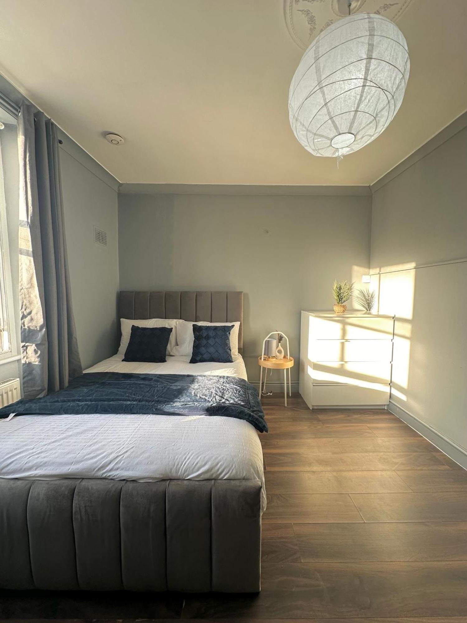 Luxury Room In A 4 Bedroom Flat! 4 Minutes Walk To Kingscross, St Pancras Londen Buitenkant foto