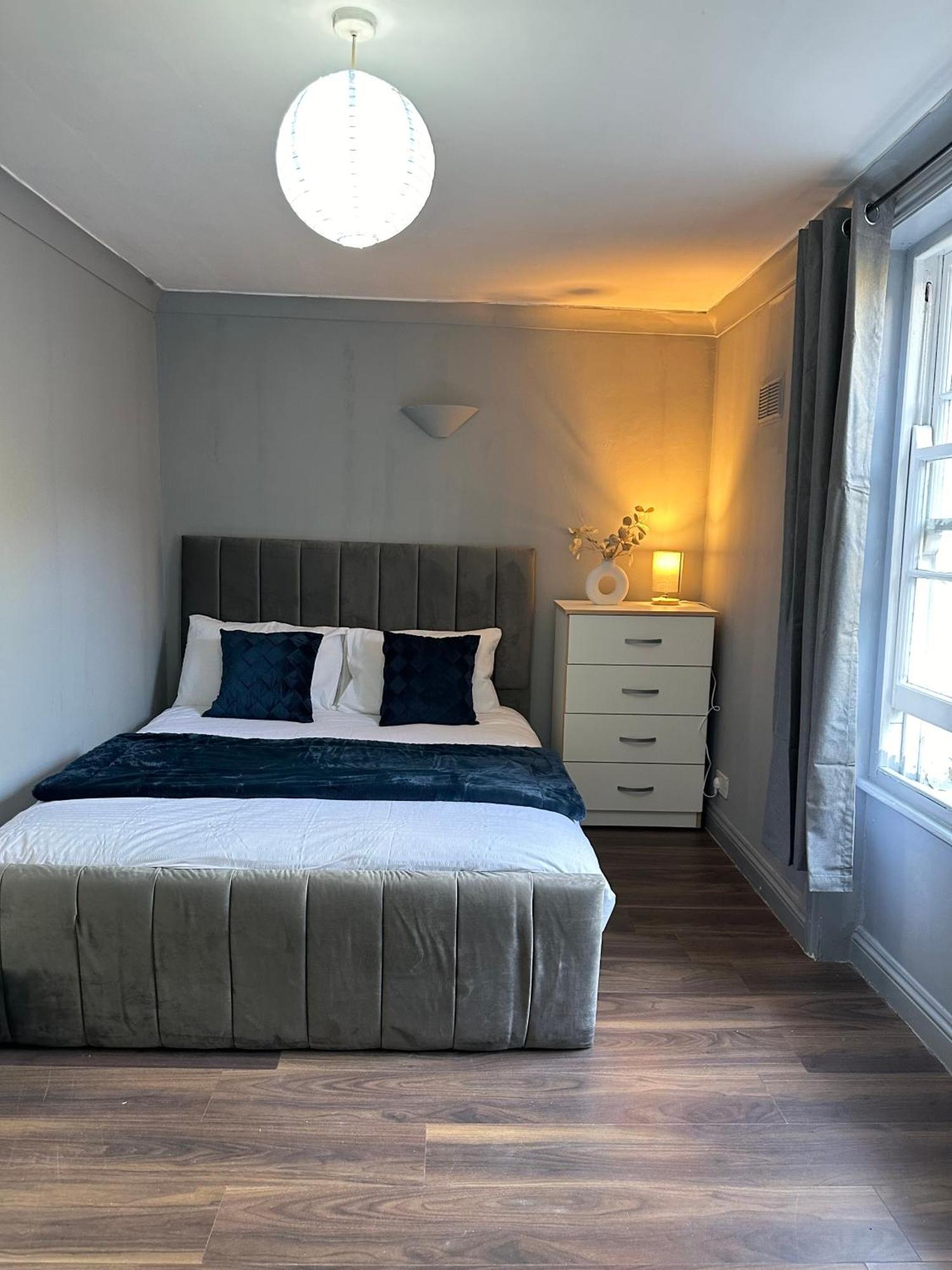 Luxury Room In A 4 Bedroom Flat! 4 Minutes Walk To Kingscross, St Pancras Londen Buitenkant foto