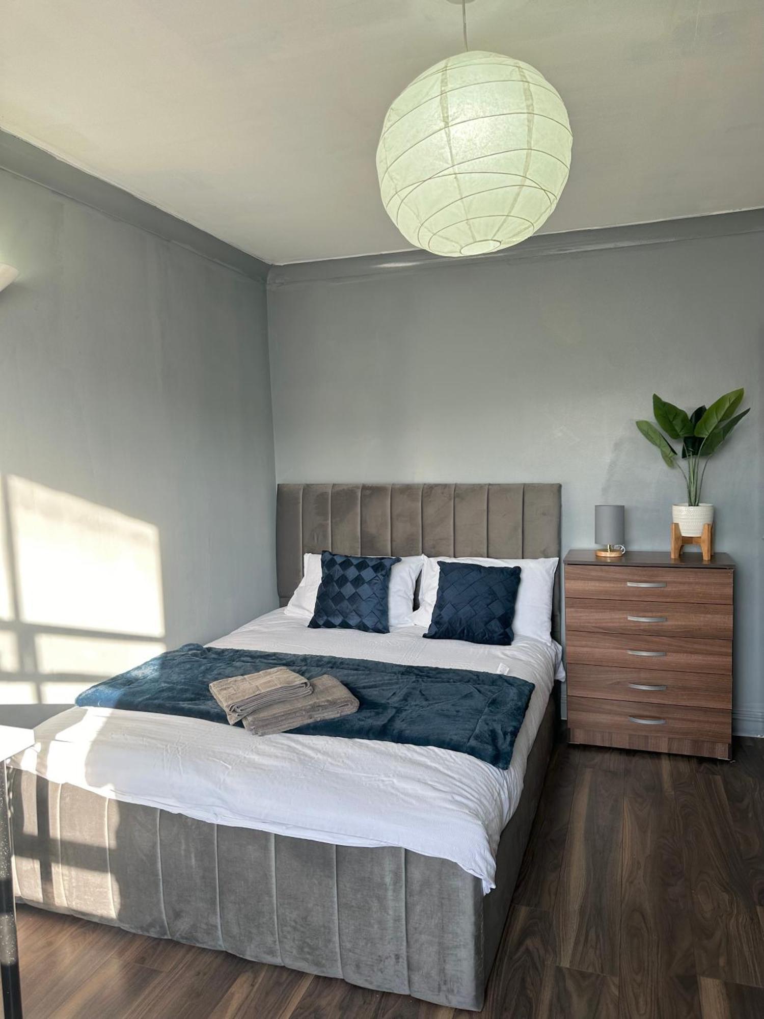 Luxury Room In A 4 Bedroom Flat! 4 Minutes Walk To Kingscross, St Pancras Londen Buitenkant foto