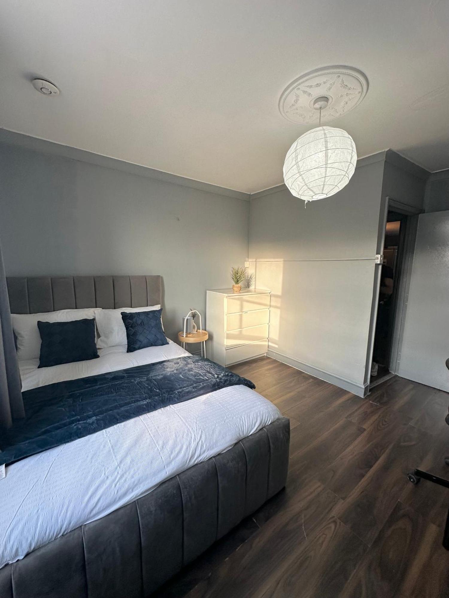 Luxury Room In A 4 Bedroom Flat! 4 Minutes Walk To Kingscross, St Pancras Londen Buitenkant foto