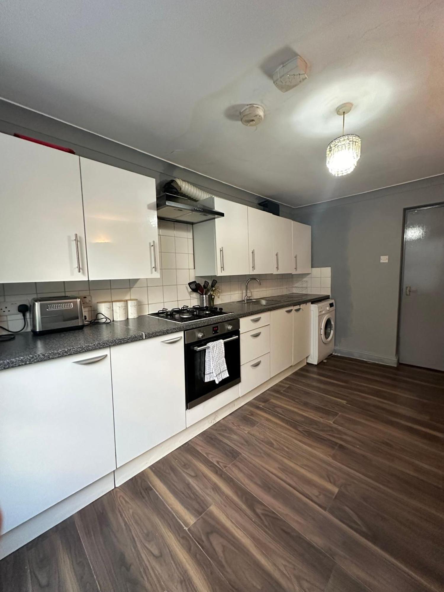Luxury Room In A 4 Bedroom Flat! 4 Minutes Walk To Kingscross, St Pancras Londen Buitenkant foto